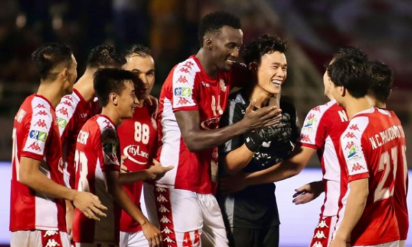 'Thần bắt penalty' Bùi Tiến Dũng được fan đưa lên mây nhưng HLV Hàn Quốc lại 'kéo xuống đất'