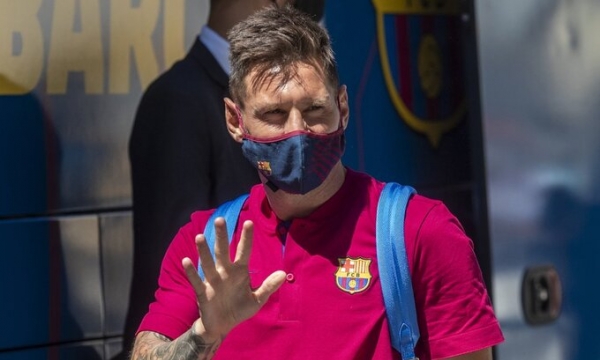 Barca đang thuyết phục Messi ở lại
