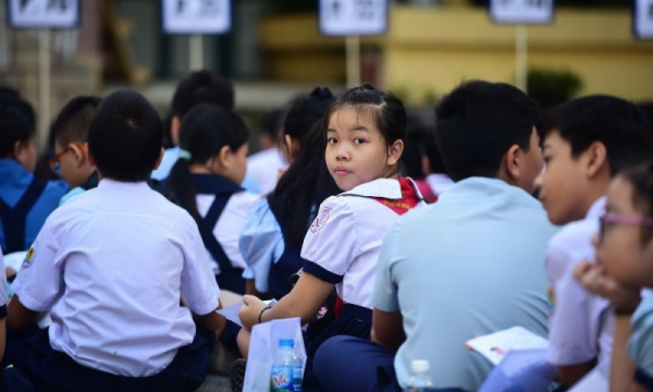 Nhiều địa phương thông báo khẩn cho học sinh nghỉ học để tránh bão số 13