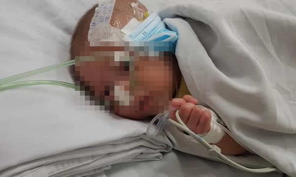 Bé trai sơ sinh bị bỏ rơi tại bệnh viện ở TP HCM đã được gia đình đến nhận lại