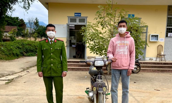 Điện Biên: 'Quái xế' bốc đầu xe, quay video rồi đăng tải lên Facebook