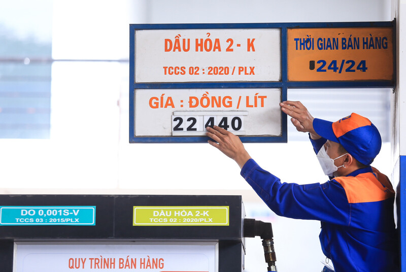 Đề xuất điều chỉnh giá xăng dầu vào thứ 5 hàng tuần, không kể ngày nghỉ lễ
