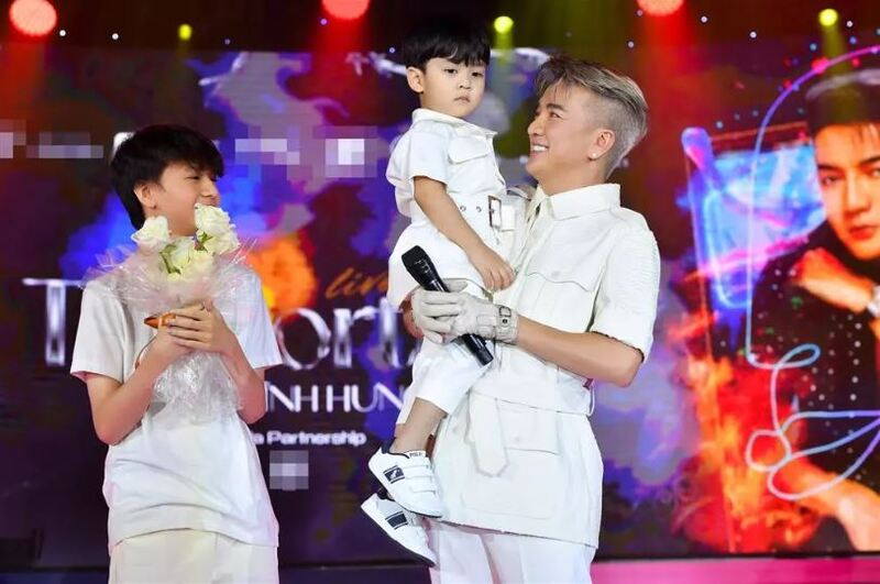 Đàm Vĩnh Hưng công khai con ruột 3 tuổi