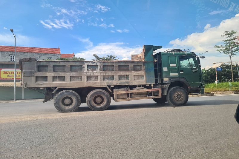 Hà Nội: Xe tải cơi nới thành thùng tinh vi tung hoành ở Gia Lâm
