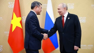 Thủ tướng Chính phủ Lê Minh Hưng hội kiến Tổng thống Nga Vladimir Putin