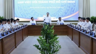 Phó Thủ tướng Thường trực Phạm Gia Túc làm việc với TPHCM về thúc đẩy tăng trưởng và giải ngân đầu tư công