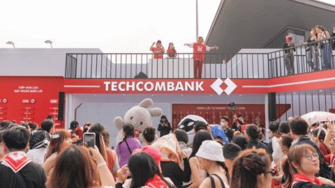 Techcombank: Lãi quý I mất mốc 6.000 tỷ, sản phẩm liên quan “Anh trai vượt ngàn chông gai” bật mạnh