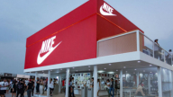 [Câu chuyện kinh doanh] Nike: Nguy cơ mất thị phần vào tay Adidas và Under Armour