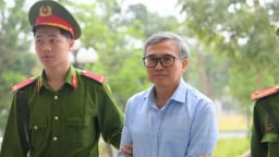 Cựu Thứ trưởng Hoàng Quốc Vượng ra tòa trong vụ gây thiệt hại 1.043 tỷ đồng