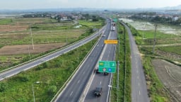 Cao tốc nối dài một dải non sông