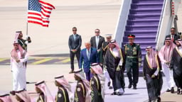 TT Trump đến Vùng Vịnh: Chuyến đi xa hoa và màn 'chốt deal' 2.000 tỷ USD