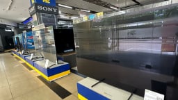 Tivi giảm giá kịch sàn, siêu thị điện máy vẫn đìu hiu