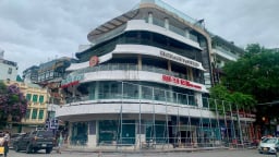Chính thức quây rào, bắt đầu tháo dỡ ‘Hàm cá mập’