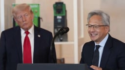 CEO Nvidia gặp riêng TT Trump trước khi đến Trung Quốc