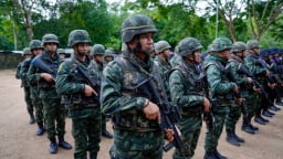 Thái Lan – Campuchia giao tranh tại biên giới, hàng chục nghìn người sơ tán