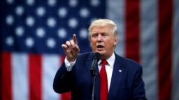 TT Trump cân nhắc phát hành séc hoàn thuế cho người dân từ doanh thu thuế quan