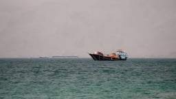 Mỹ lại tấn công Iran, giá dầu tăng vọt