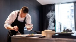 Giới siêu giàu trả lương bảo mẫu, đầu bếp... hơn 5 tỷ đồng/năm