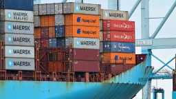 Mỹ trước 'giờ G': Nhập khẩu tăng sốc, xuất khẩu trì trệ