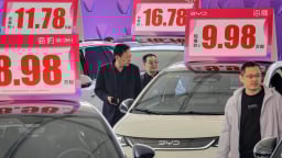 Sụp đổ dây chuyền 'rình rập' ngành xe điện Trung Quốc