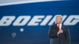 TT Trump và Elon Musk mâu thuẫn, Boeing chớp 'cơ hội vàng'