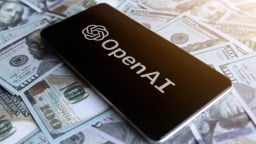 ChatGPT 'hái ra tiền', OpenAI tăng tốc ngoạn mục trong nửa đầu 2025