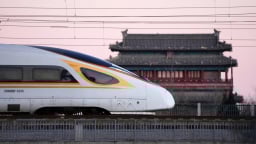Khi Mỹ ‘trật bánh’ khỏi cuộc đua đường sắt, tàu Trung Quốc lướt 600km/h 