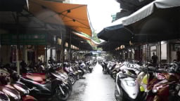 Chuẩn bị cấm xe xăng, chợ xe máy lớn nhất Hà Nội 'ế' chưa từng có