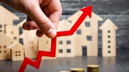 Tín dụng chảy mạnh vào bất động sản có đáng lo?