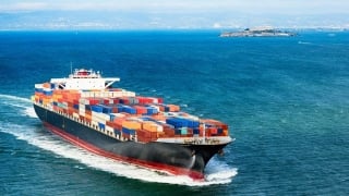 Cước vận tải liên tục tăng, cổ phiếu hàng hải mạnh mẽ 'vượt sóng'