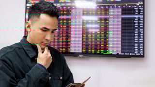 VN-Index rung lắc mạnh tại vùng kháng cự, khối ngoại bán ròng 600 tỷ