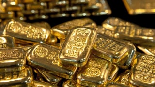 Giá vàng đột ngột đi xuống khi căng thẳng thương mại hạ nhiệt