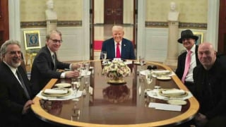 Hơn 148 triệu USD đổ vào cuộc đua giành vé ăn tối cùng TT Trump