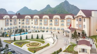 Nghỉ lễ 30/4 và cao điểm Hè 2025: Trải nghiệm ‘sang-xịn-mịn’ chỉ cách Hà Nội một giờ lái xe