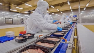 C.P bị tố bán 'thịt bẩn': Thế cạnh tranh các đại gia thực phẩm trên thị trường Việt