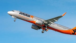 Hụt hơi trên cuộc đua hàng không giá rẻ, Jetstar Asia bị 'khai tử'