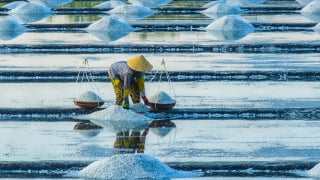  Vẻ đẹp của 'Cánh đồng muối Sa Huỳnh'
