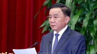 Bộ Chính trị: Nghiêm cấm liên hoan, chúc mừng nhận chức, lên chức sau sáp nhập tỉnh, xã