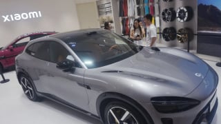 Cổ phiếu Xiaomi tăng kỷ lục nhờ xe điện giá rẻ, phả hơi nóng vào Tesla