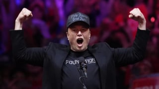 Giữa 'tâm chấn' đấu khẩu với TT Trump, Elon Musk vẫn huy động 10 tỷ USD