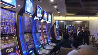 Doanh nhân, ca sĩ thua bạc hàng triệu USD tại King Club như thế nào?