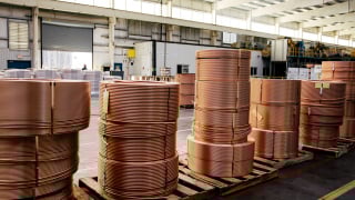 Giá đồng lập kỷ lục mới sau lời đe dọa áp thuế 50% của TT Trump