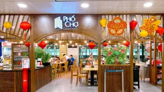 'Siêu' lợi nhuận từ bán bánh mì, phở tại sân bay