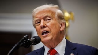 TT Trump doạ áp thuế 100%, các đối tác kinh tế của Nga vào tầm ngắm