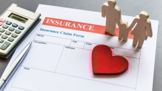  Thông tư và quyết định ngược nhau: Người mua bảo hiểm hưởng quyền lợi thế nào?