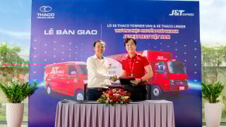 THACO AUTO bàn giao lô 315 xe tải cho J&T Express Việt Nam