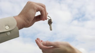 83,5 nghìn tỷ USD đổi chủ: Tiền đi về đâu trong tay những 'tay đua mới'