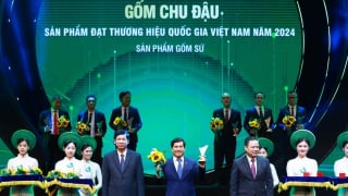 Gốm Chu Đậu đẩy mạnh phát triển sản xuất gắn với bảo đảm an ninh