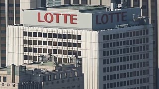 Điều gì đang xảy ra với 'đế chế' Lotte?