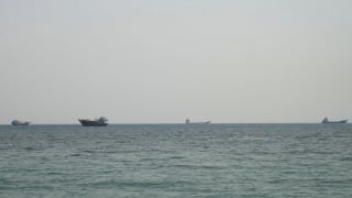 Kịch bản Mỹ - Iran lặp lại: Hormuz đóng cửa, thị trường đồng loạt chao đảo